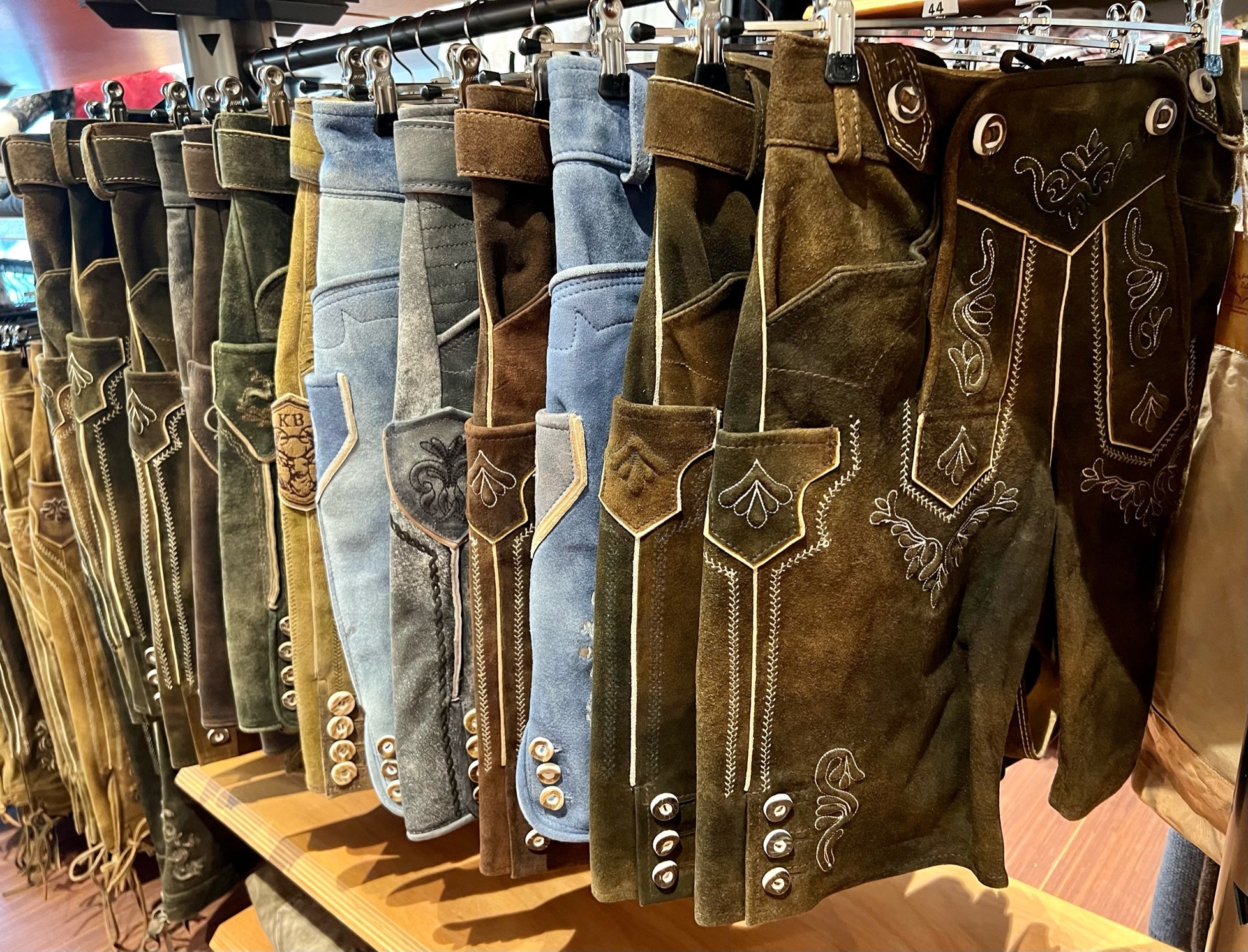 Kurze Lederhose (diverse)