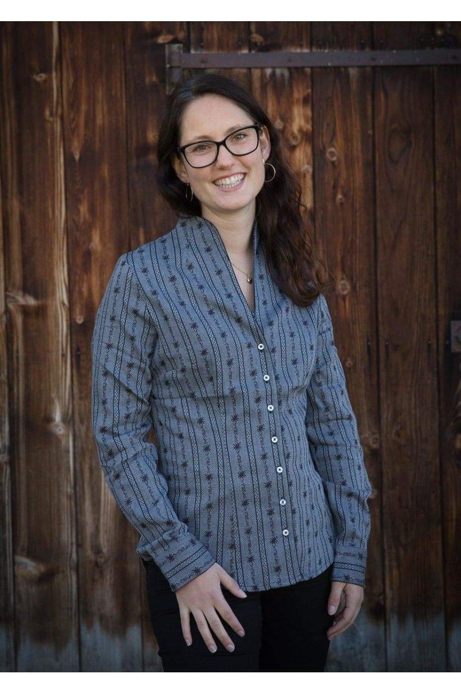 Edelweissbluse mit Kelchkragen